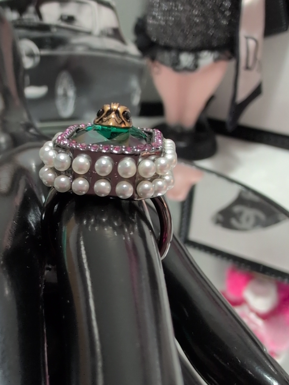 Kurt Geiger London Signature Eagle Vintage Gem Cocktail Ring Sz 8 💥 New! - Picture 3 of 7